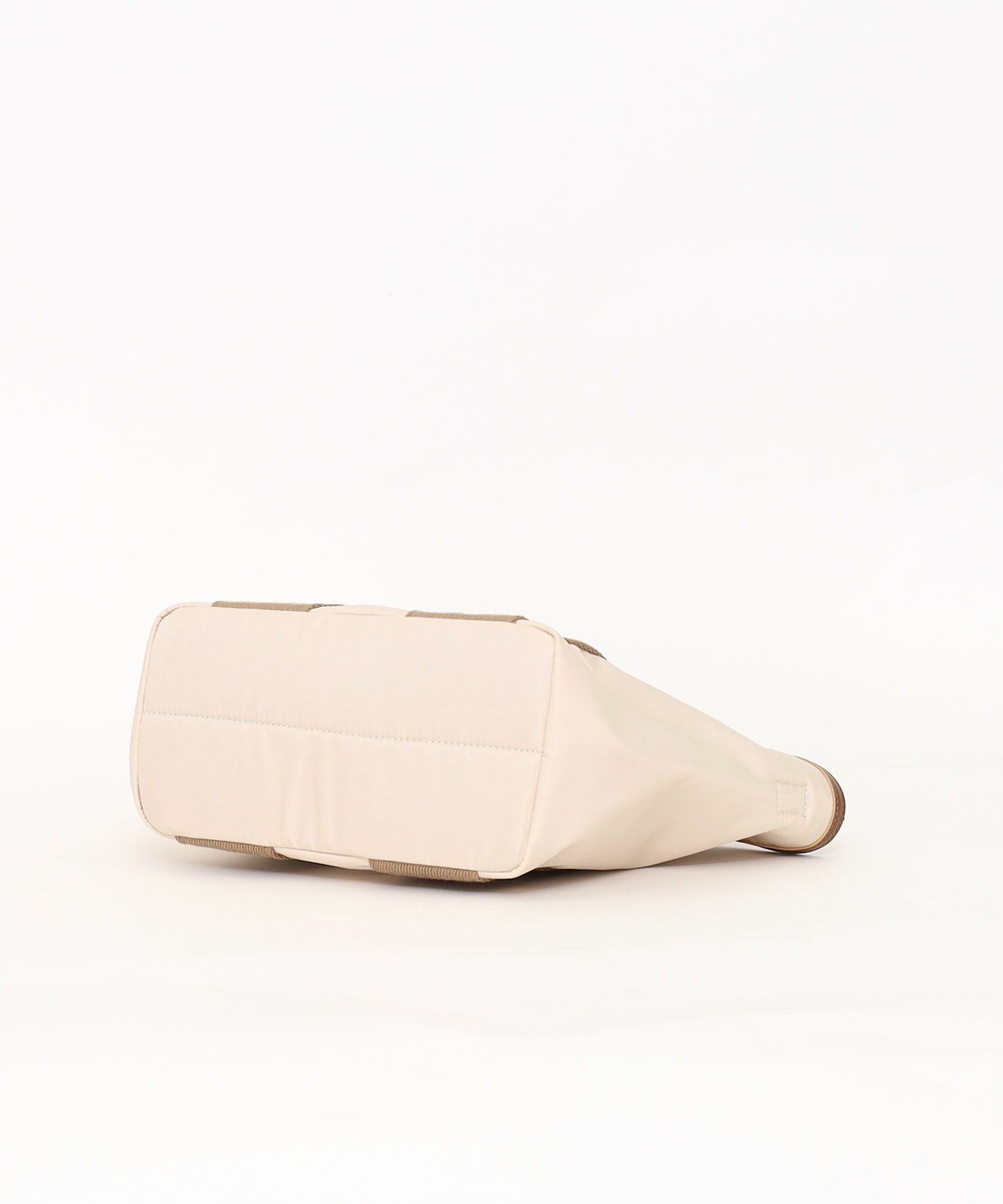 202　アイボリー