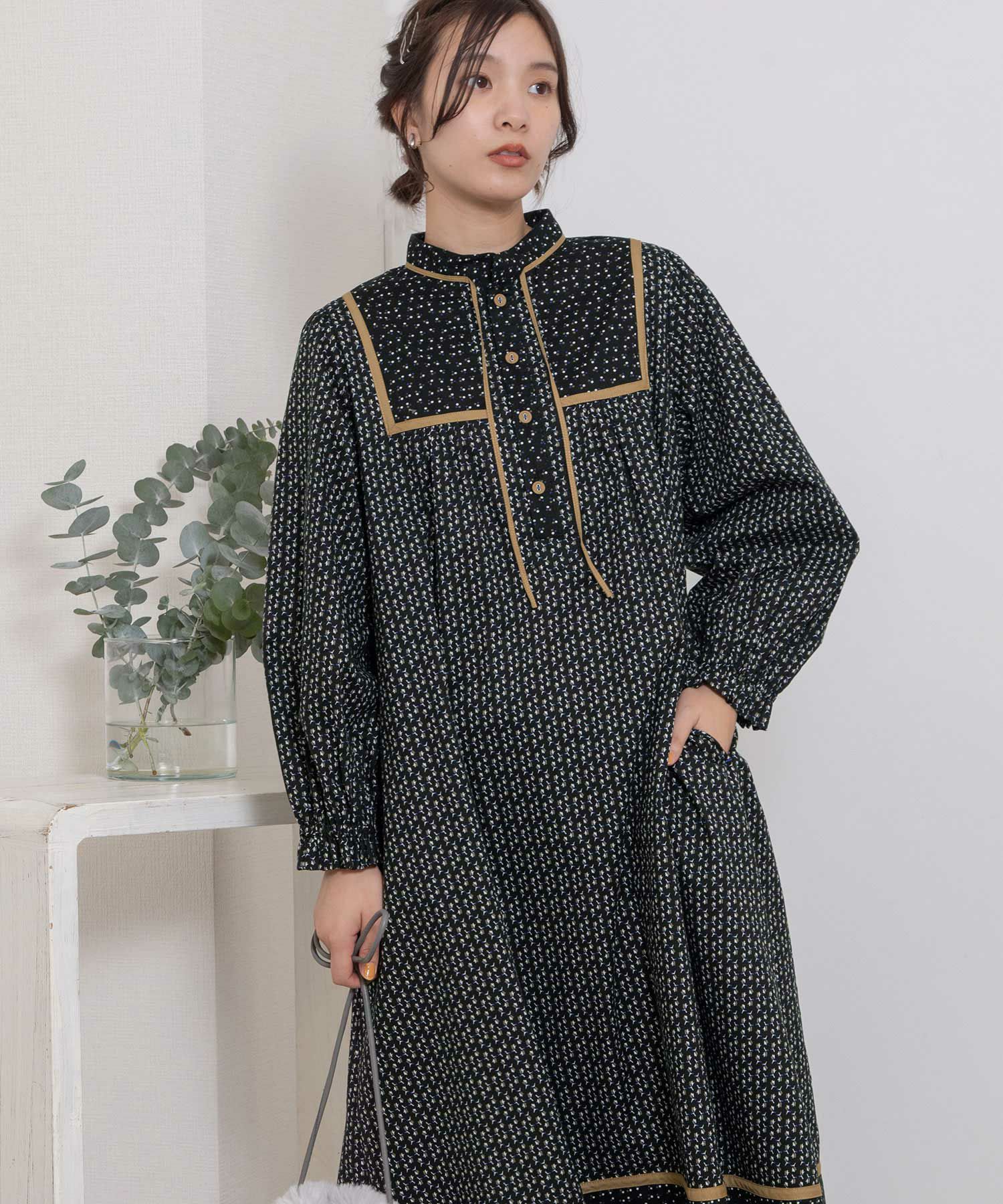 4日まで値下げ！新品タグ付ワンピースSOFIA PLEATS DRESS｜ワンピース