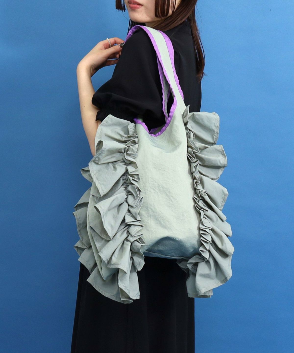 ライトグリーン