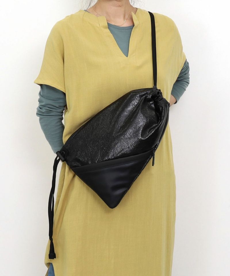 春夏物50％OFF】ナナノエル Nananoel lia トライアングルポケット