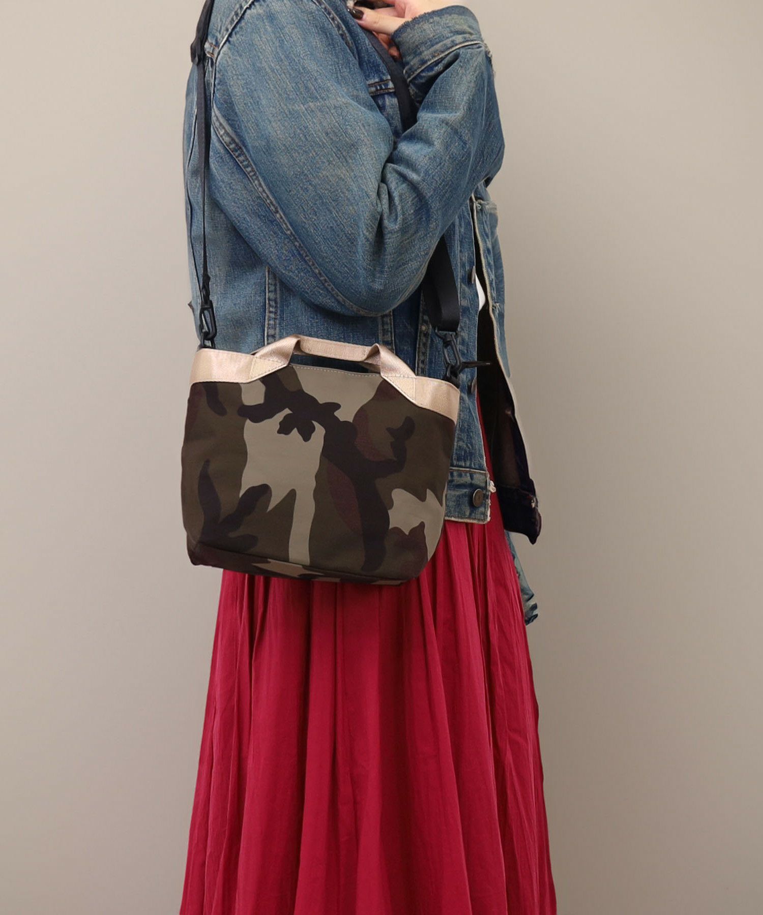 MODEL:154cm　color:KHAKI