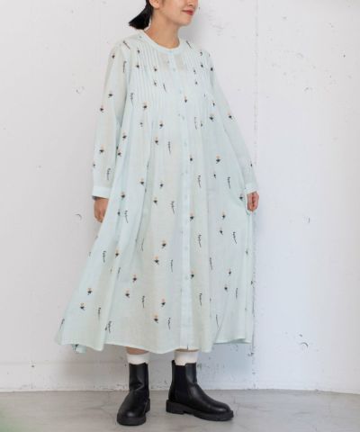 ライトブルー