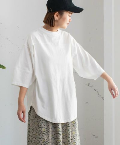 オフホワイト