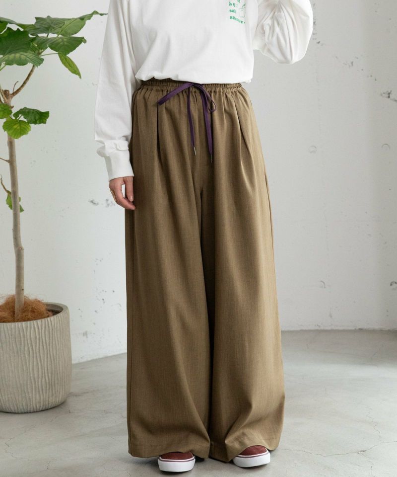 ダークベージュ