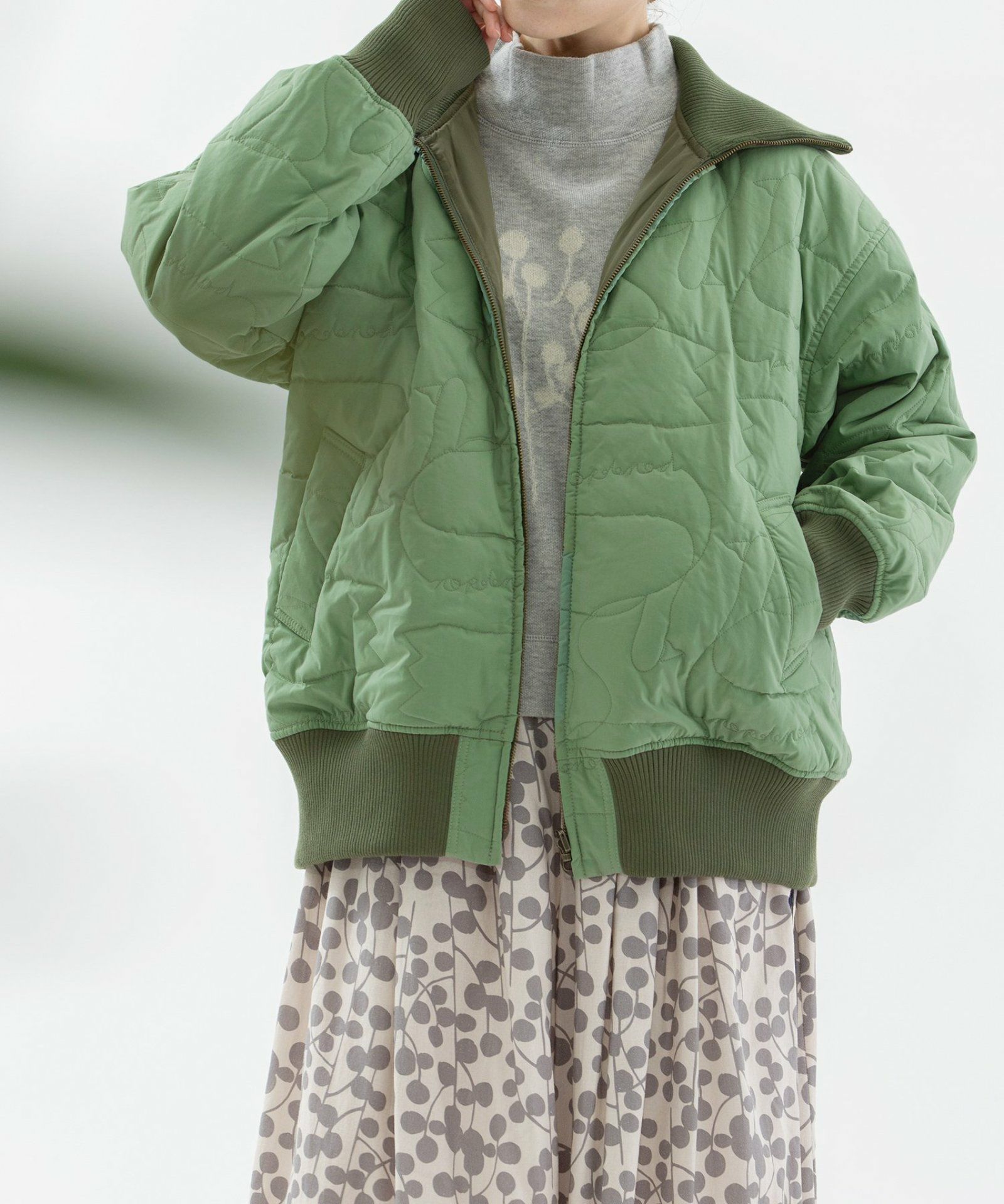 モデル身長：167cm（オモテ面）