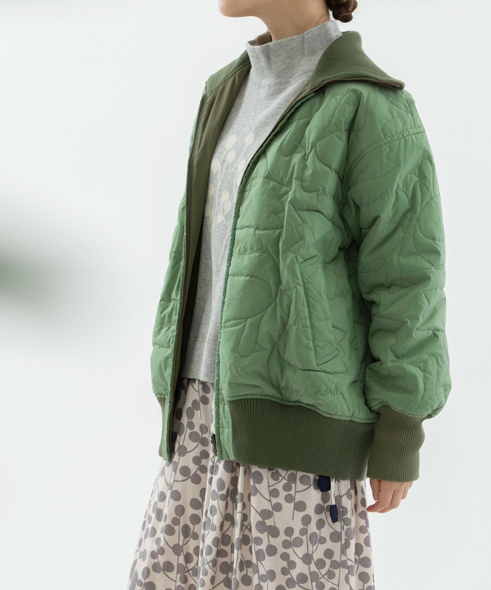 モデル身長：167cm（オモテ面）