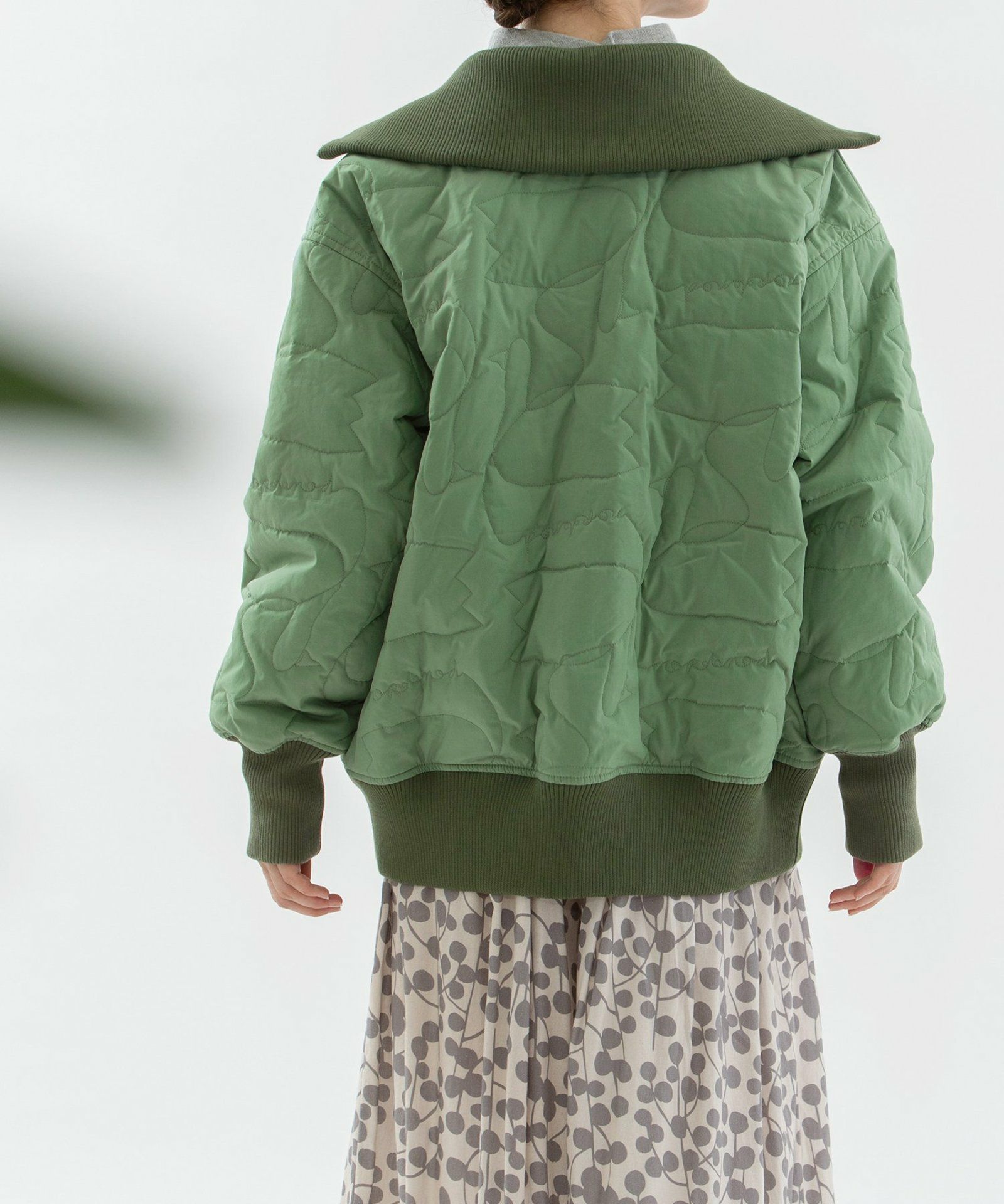 モデル身長：167cm（オモテ面）