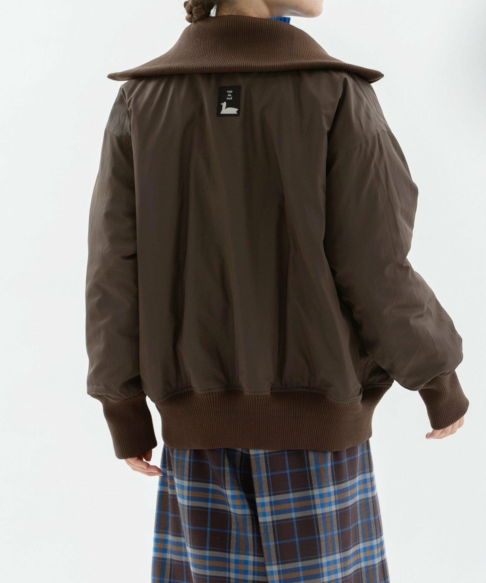 モデル身長：167cm（ウラ面）