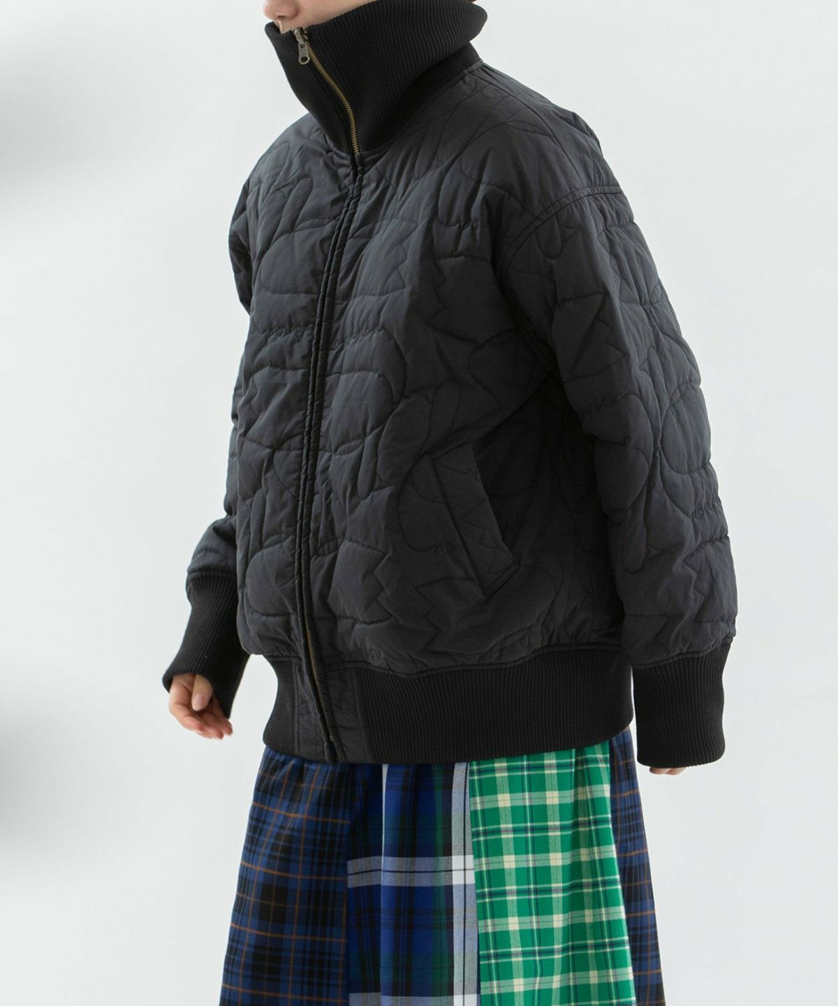 モデル身長：167cm（オモテ面）