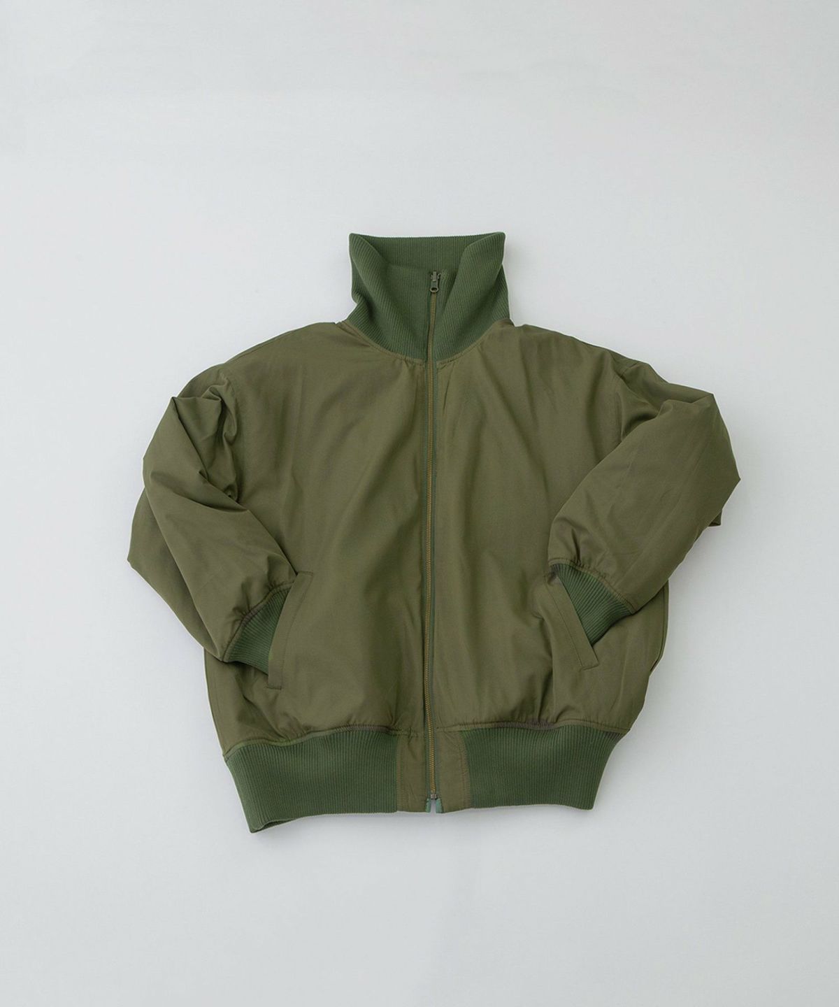 カーキ（ウラ面）