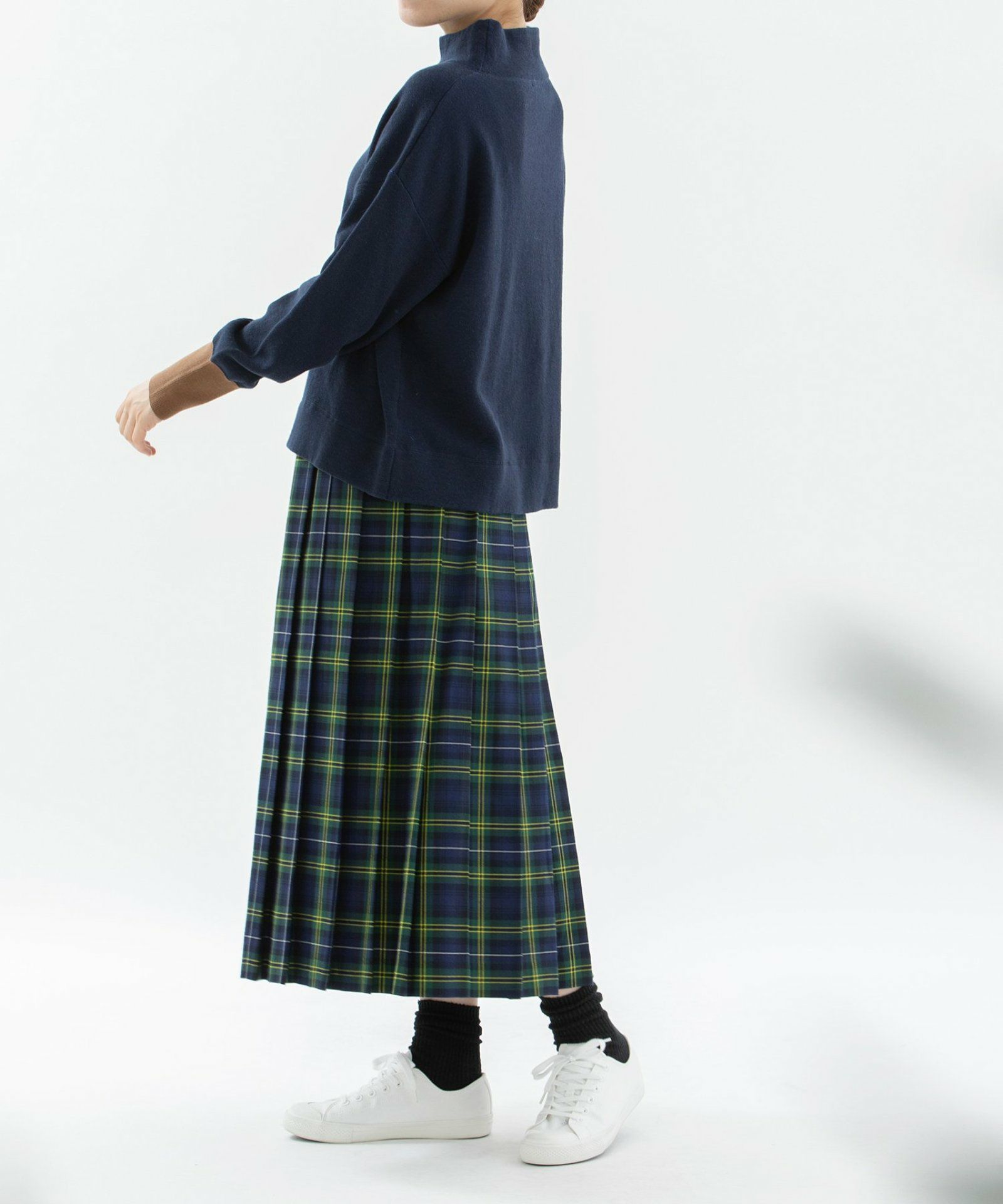 モデル身長：167cm（レッド）