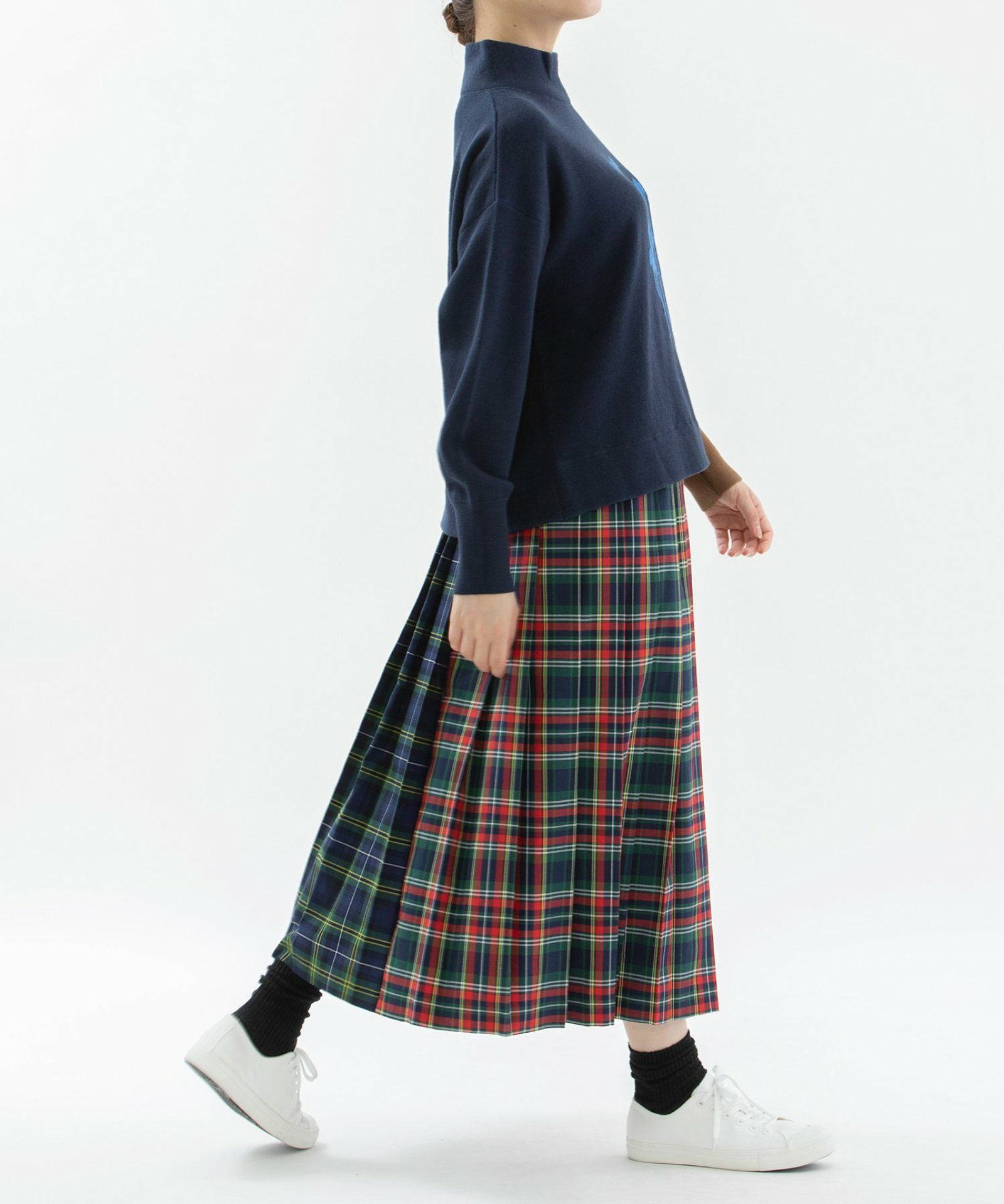 モデル身長：167cm（レッド）