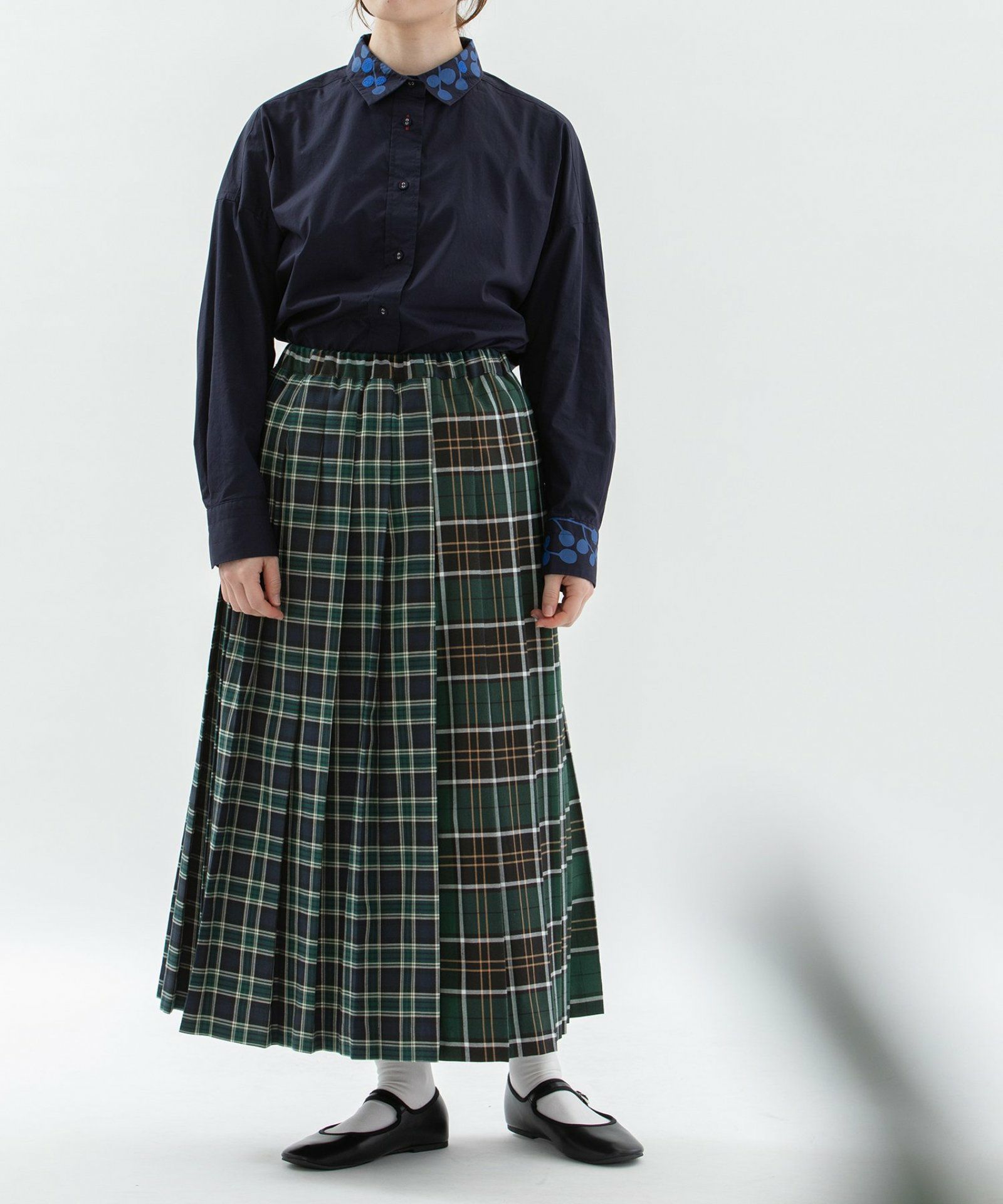 モデル身長：160cm（ダークグリーン）