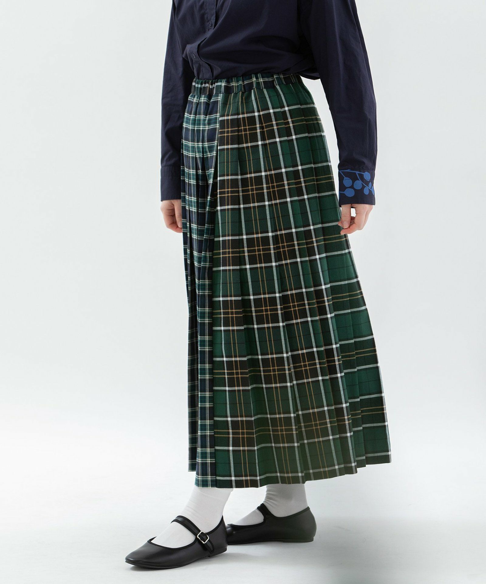 モデル身長：160cm（ダークグリーン）