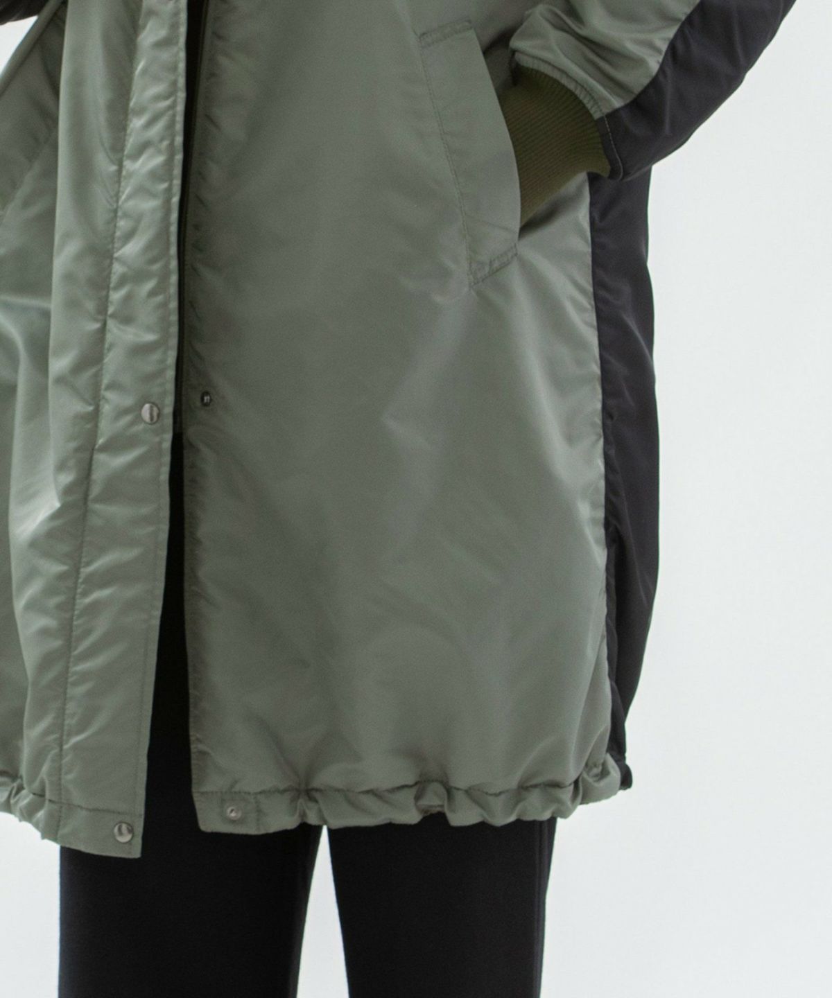 （カーキ：オモテ面）