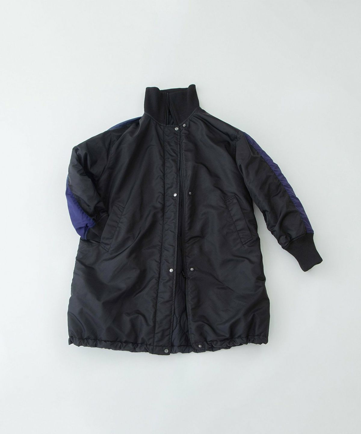 ブラック：オモテ面