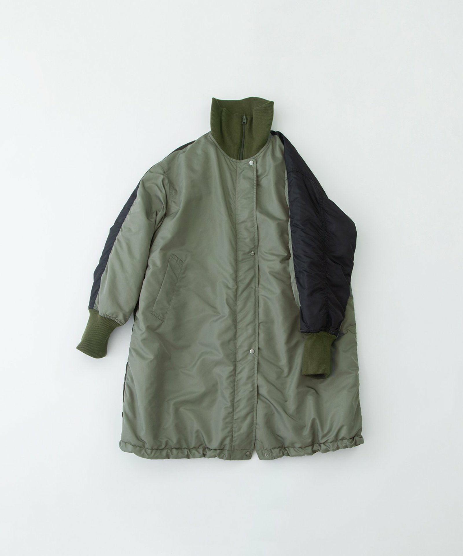 カーキ：オモテ面