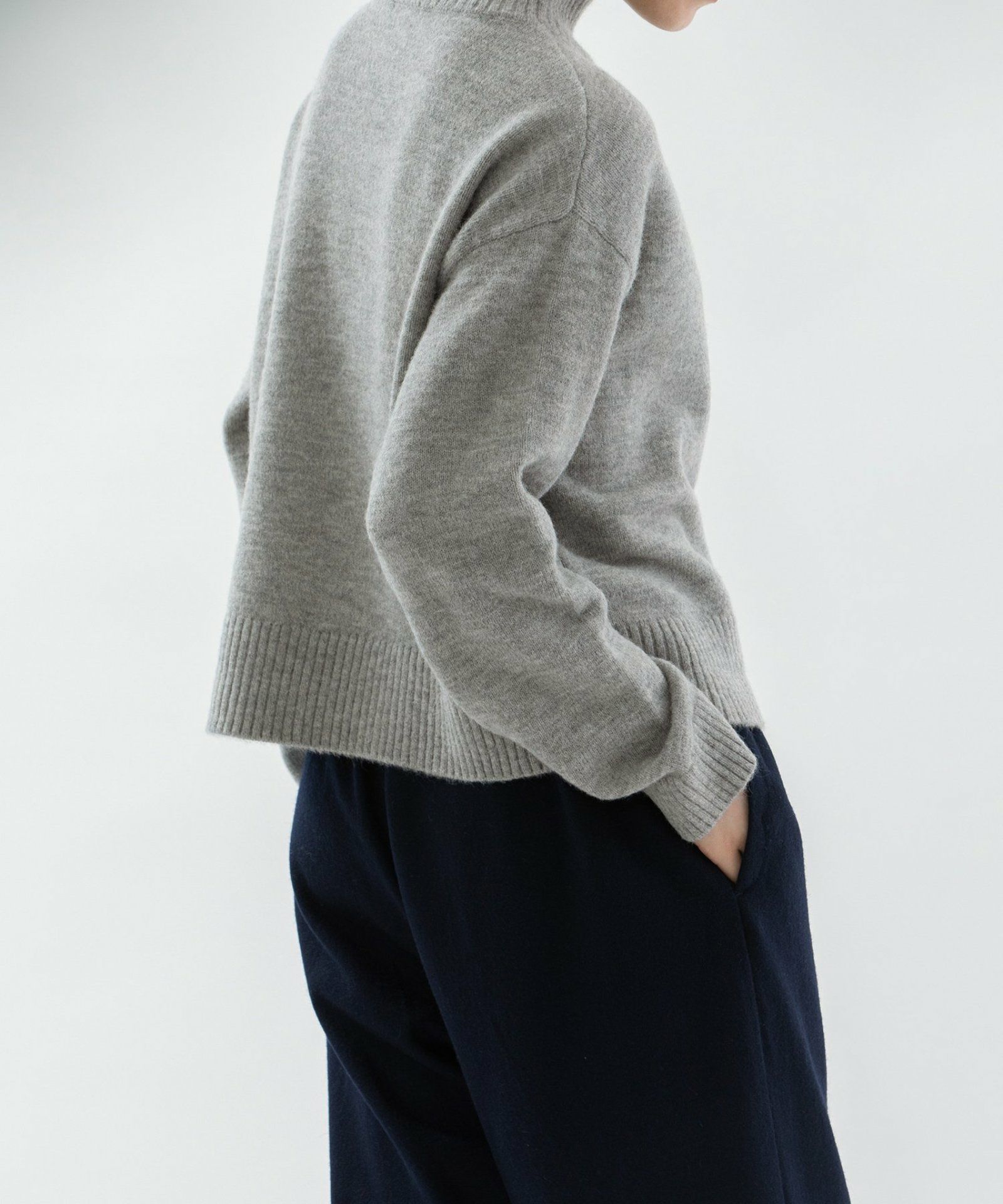 WINTER SALE】スワンインターシャハイネックセーター | COO ONLINE