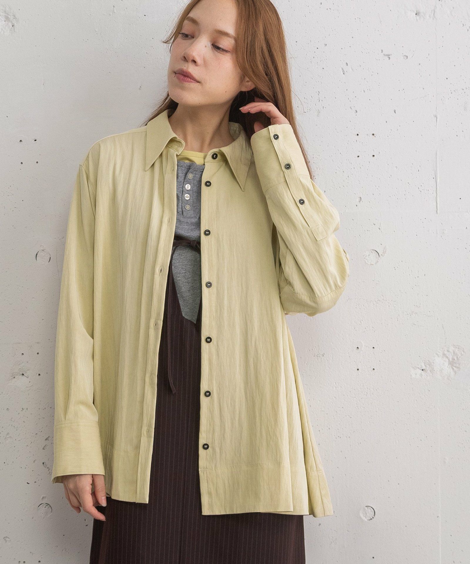 ライトイエロー