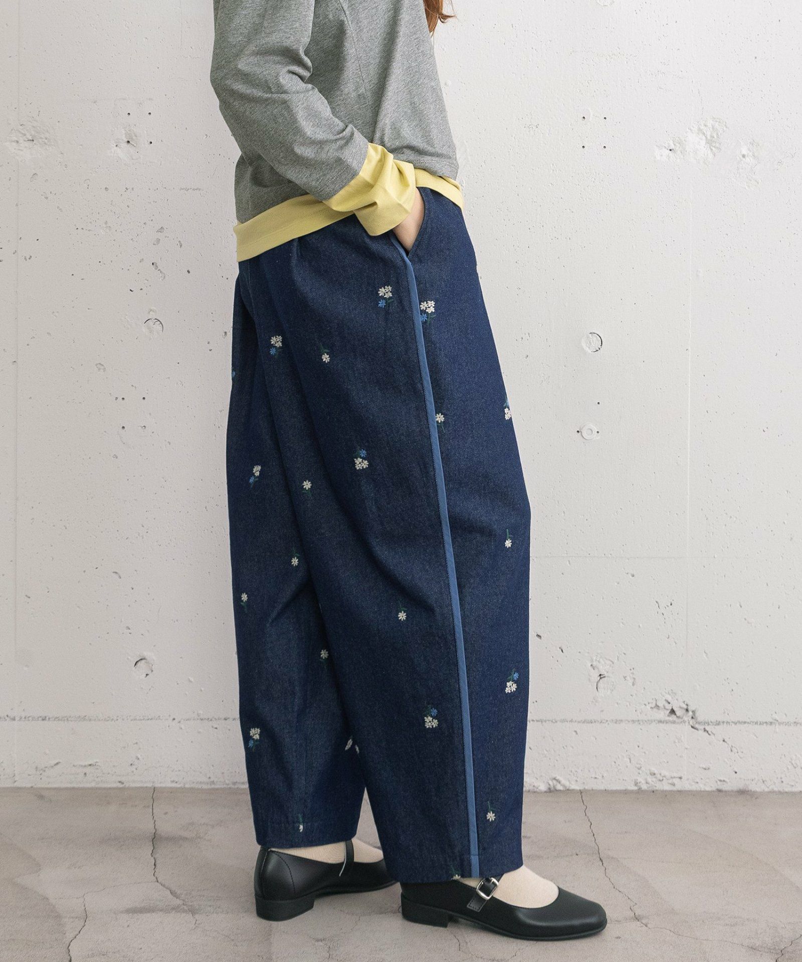 フラワー刺繍タックパンツ | COO ONLINE